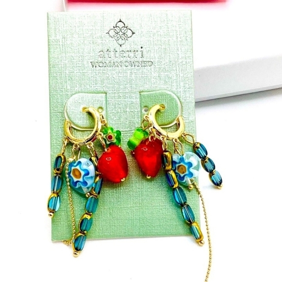 🔹️ATTERRI🔹️ Beautiful  Charm Heart Huggie Earrings - Picture 1 of 7
